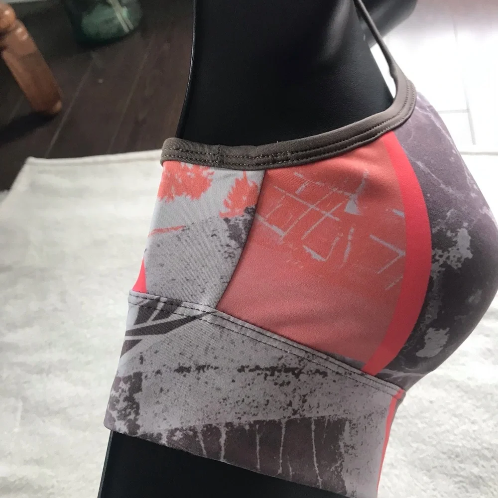 Reebok Workout Ready AOP marble print sports bra - Picture 7 of 10